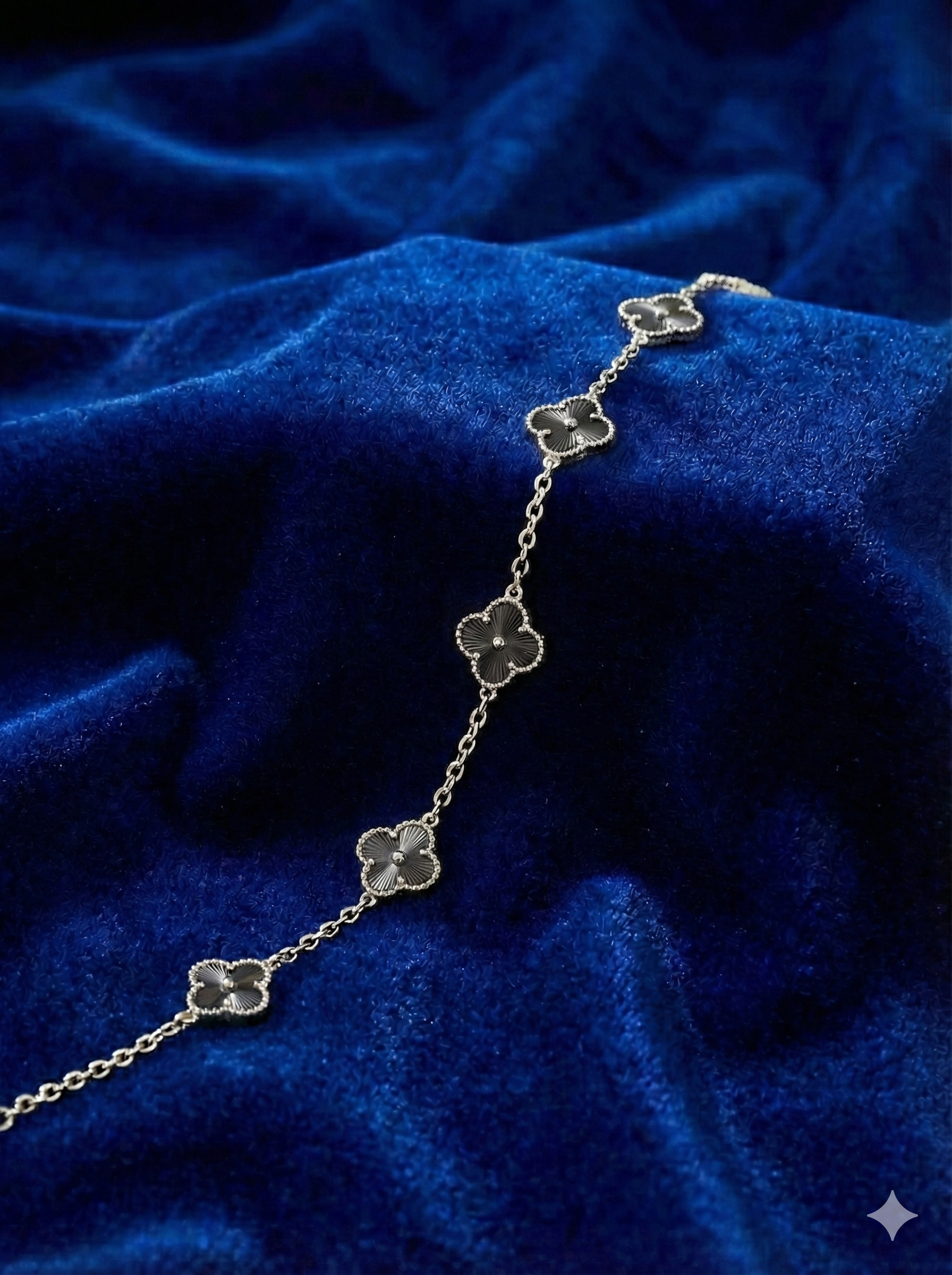 Vintage Floral Charm Bracelet – Stainless Steel Silver