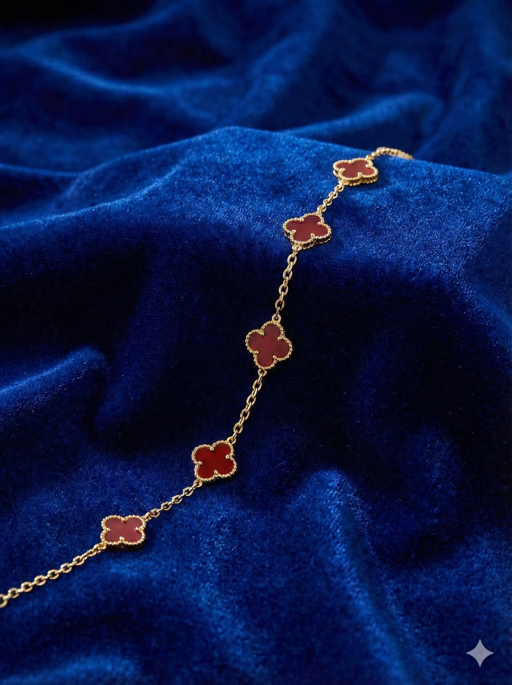 Red Clover Charm Bracelet – Gold Plated Stainless Steel